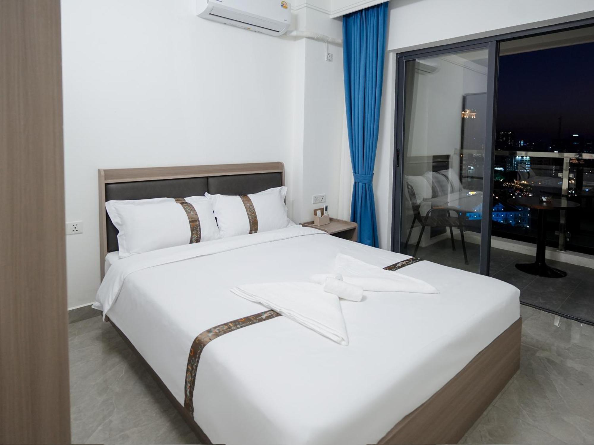 X One Hotel Phnom Penh Exterior photo