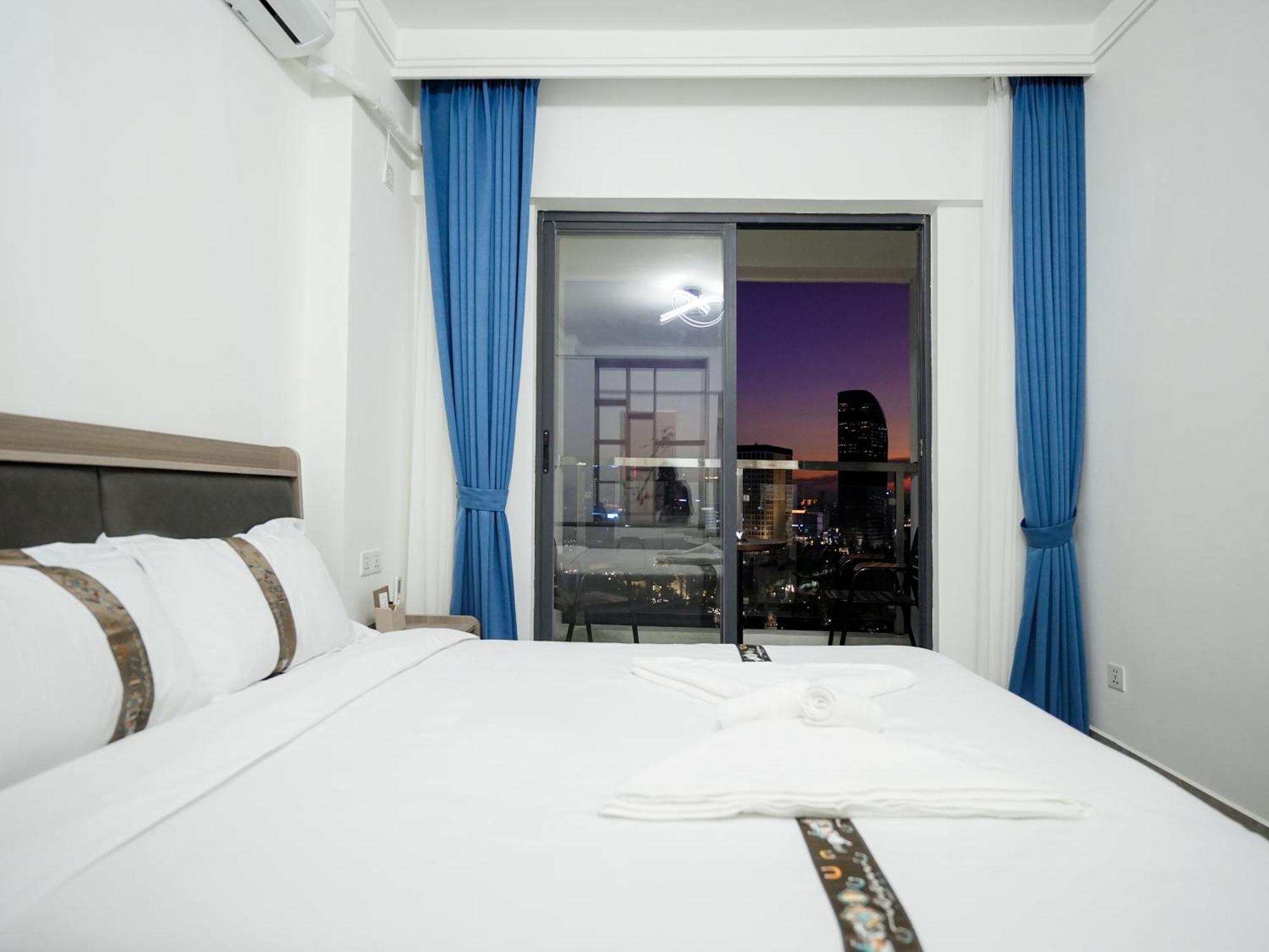 X One Hotel Phnom Penh Exterior photo