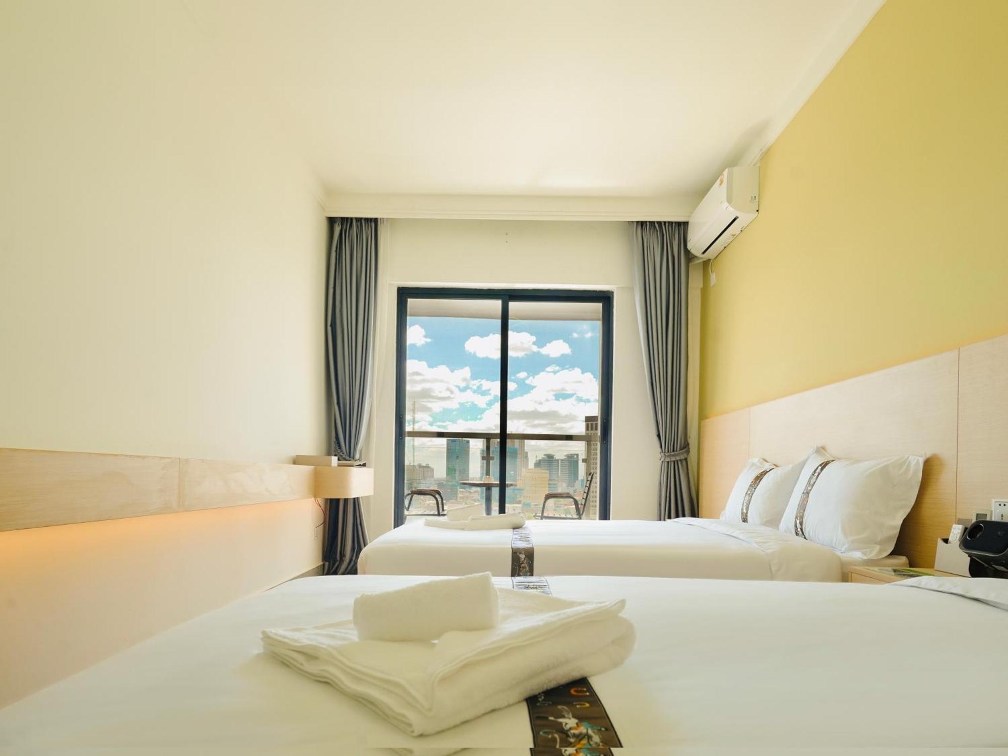 X One Hotel Phnom Penh Exterior photo